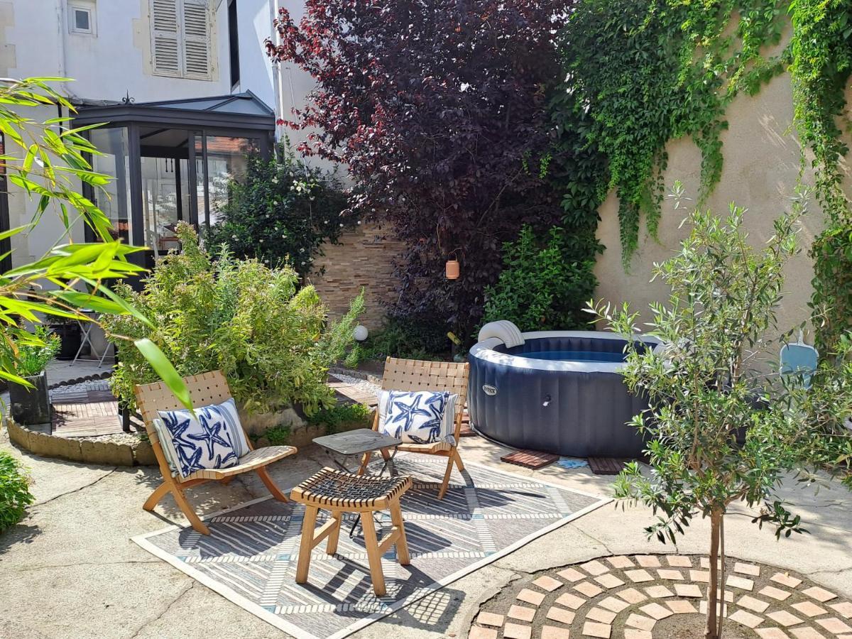 F1 proche des Thermes Vichy Extérieur photo